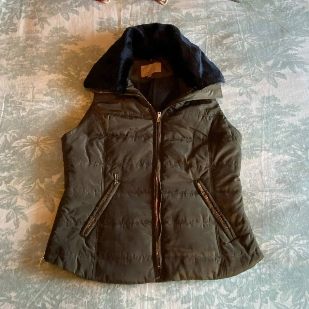 NWT Gibson Latimer Olive Color Quilted Vest with Removable Faux Fur Collar - Picture 9 of 16